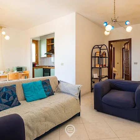 Beachside Mermaid Apartament