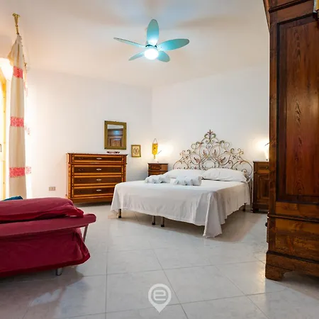 Beachside Mermaid Apartament